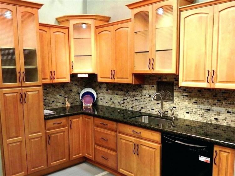 kitchen backsplashes with oak cabinets