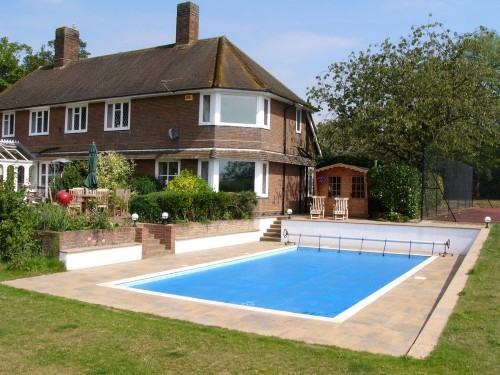 holiday houses with indoor pools uk homes
