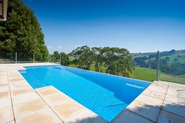 Residential Swimming Pools » Negative Edge Swimming Pool
